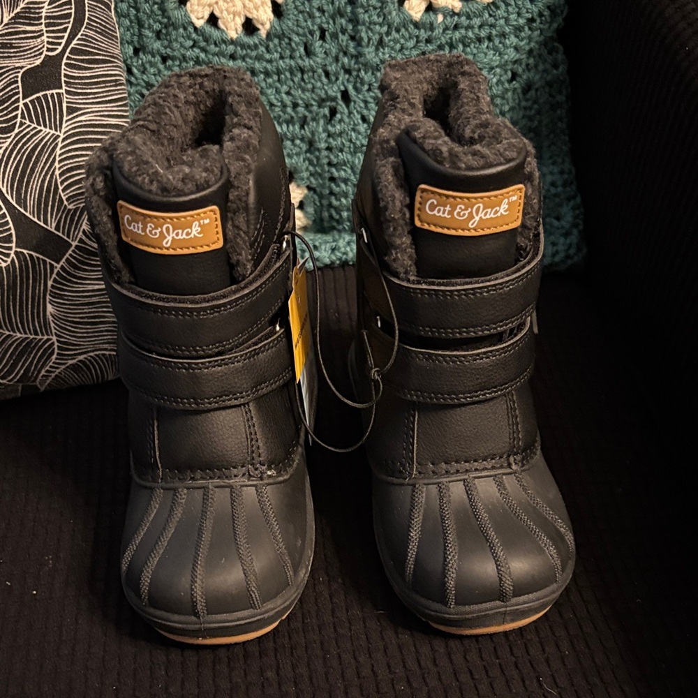 Cat & Jack Black Kids Snow Boots